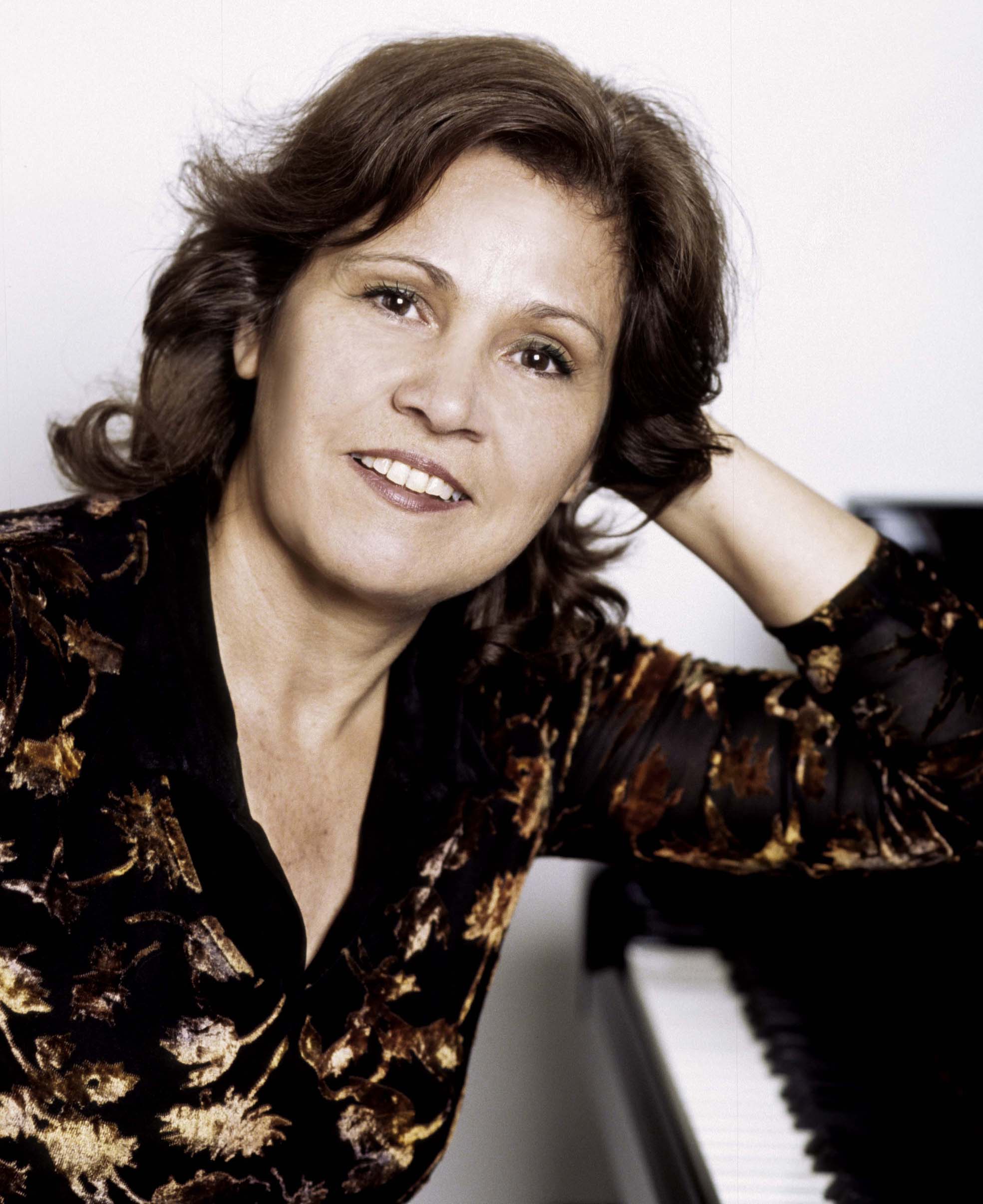 Principal image of artist or production